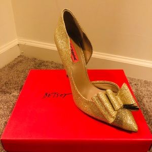 Betsy Johnson Gold Heels